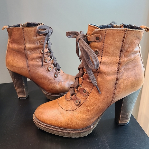 Sesto Meucci Chunky Heel Booties - Picture 3 of 7